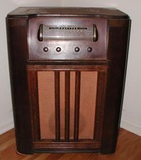 A Truetone brand radio